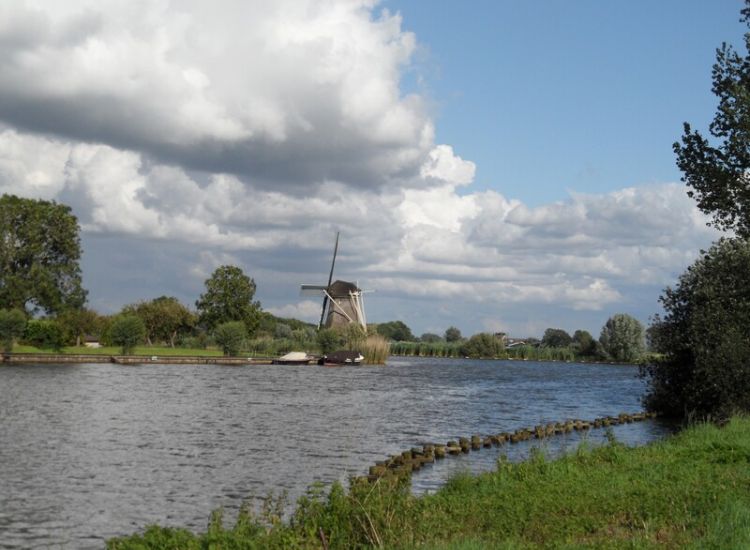 De Hoekermolen bij Vreeland bemaalde de Hoekerpolder en is nog reservegemaal