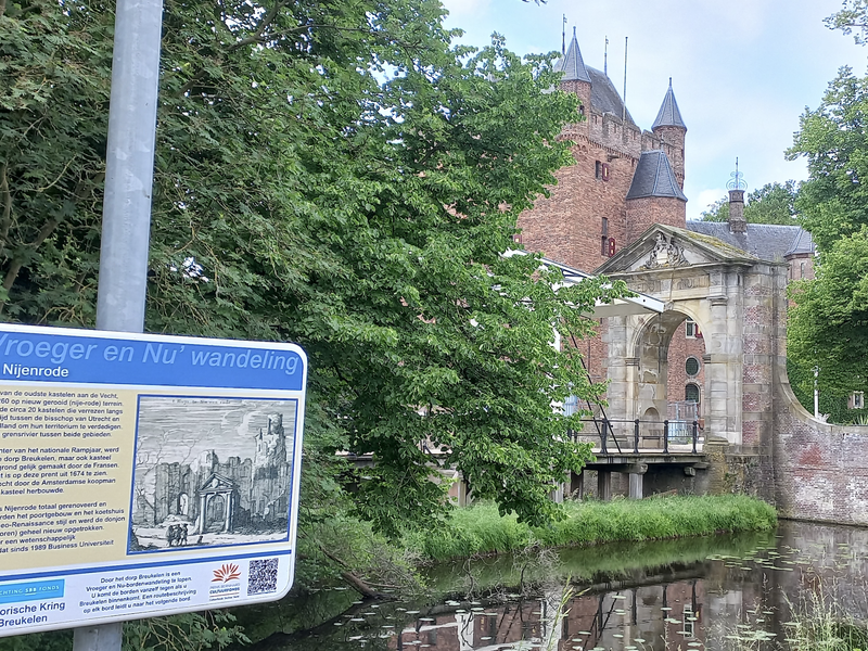 Vroeger en Nu-bord bij Nijenrode