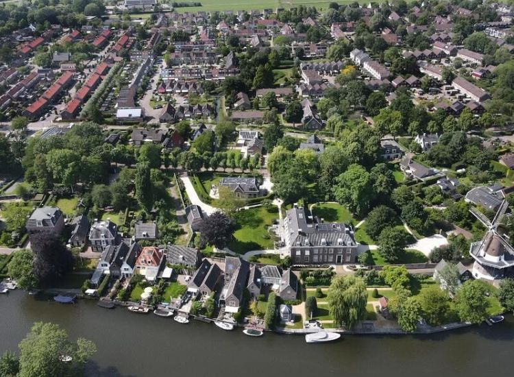 Luchtfoto van Beek en Hoff en omgeving. Foto Gerhard Hof