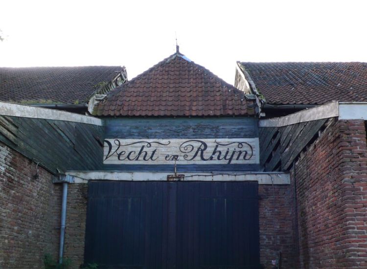 Vecht en Rhijn, restant van voormalige steenfabriek