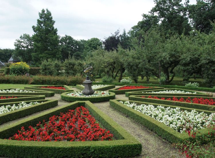 Formele tuin van slot Zuylen