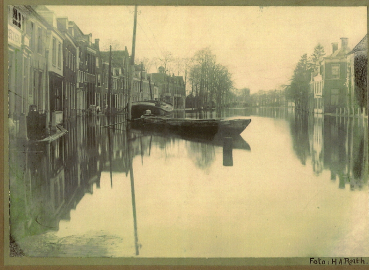 Overstroming van de Vecht bij Maarssen in 1927. Foto uit 1927. 