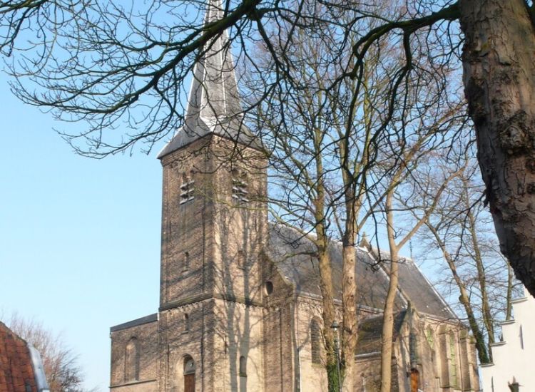 De Willibrordkerk (Nederhorst en Berg) Hier op de ‘Berg’ stichtte missionaris Liudger in de 8e eeuw een kapel.
