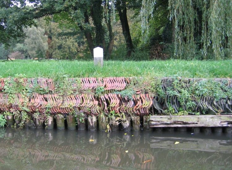 Dakpanbeschoeiing langs de Vecht