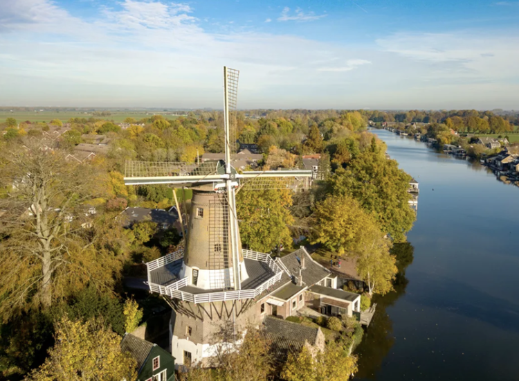 Korenmolen de Hoop in Loenen